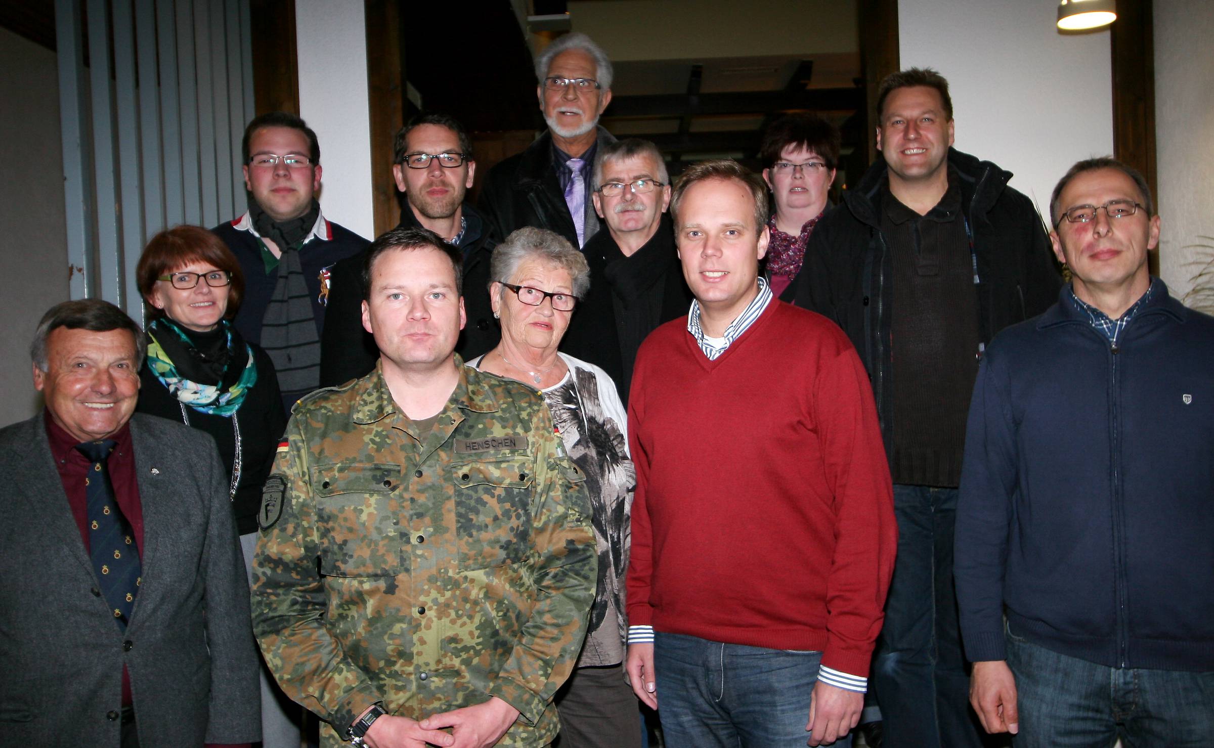 Mitglieder der CDU Frankenberg mit Oberstleutnant Elmar Henschen