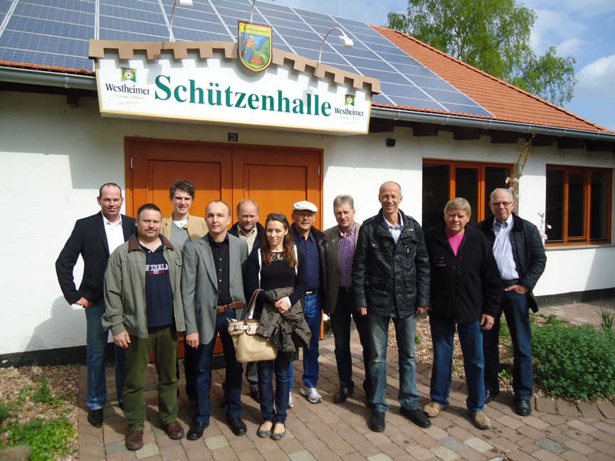 von links:  Markus Nordmeier, Wehrfhrer Frank Bruning, Christoph Dietzel, Karlfried Kukuck, Wilhelm Mller, Vanessa Becker, Hartwig Decker, Friedrich Biller, Armin Schwarz, MdL, Heinrich Kaune, Ortsvorsteher, Wilhelm Dietzel, Staatsminister a.D.